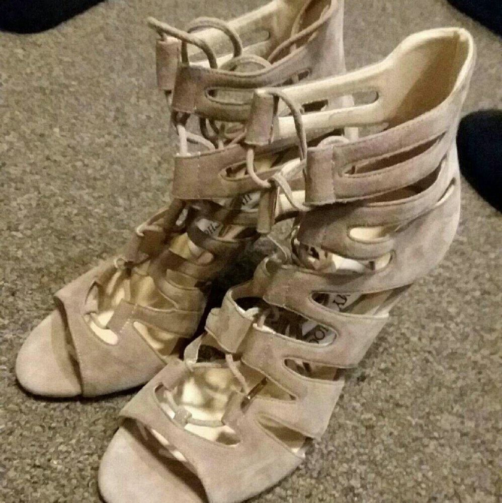 JIMMY CHOO HEELS - Picture 2 of 2